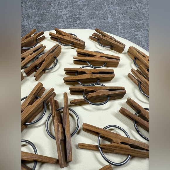 Rare 1800s Wood Clothes Pin Primitive Antique R.E. Hoyt Spring 1887 Set of 25 - Picture 2 of 6